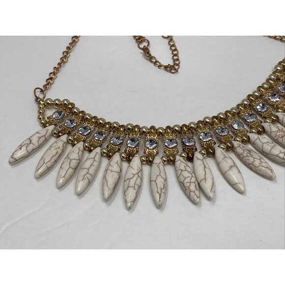 Necklace Gold Tone Clear Crystal White Veined Beads Claw-ish Shape Bib - Picture 4 of 12